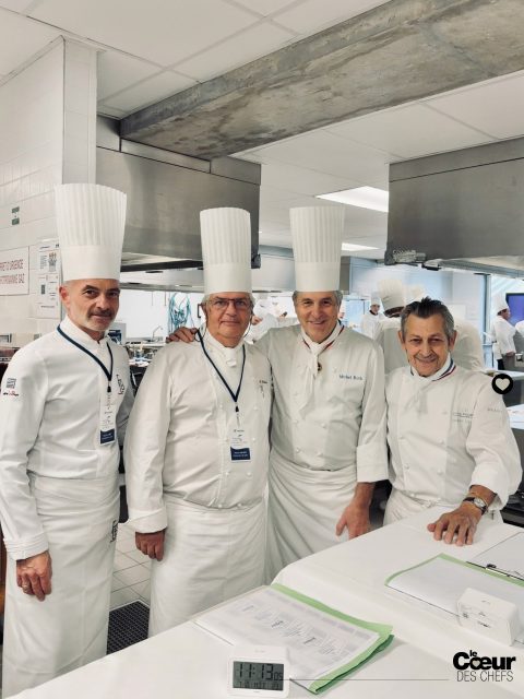 Fin des épreuves MOF Finale Classe Cuisine du jour ! 
À la manœuvre pour rédiger les sujets, (puis les tester dans les temps impartis), @jacquesmaximin @chefmichelroth @antoinelaborde33 
Les boss de la classe cuisine de cette édition : @fablebret et @guykrenzer . 
À demain ! 😘
.
#lecoeurdeschefs #mof #jacquesmaximin#meilleursouvriersdefrance #lille