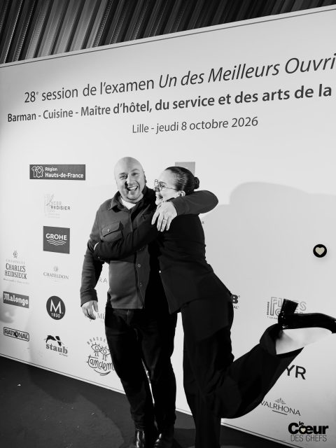 Petits moments d’émotion…
Bravo aux lauréats ! 
Bravo à tous les finalistes : c’est grand ce que vous avez fait. 
.
Combien de candidats inscrits au moment des qualifs ? 
60 inscrits classe maître d’hôtel /service et 7 finalistes
49 inscrits classe barman, 10 finalistes. 
58 inscrits classe sommellerie, 9 finalistes. 
389 inscrits classe cuisine, 42 finalistes. 
Alors si vous êtes là, c’est que vous êtes très, très forts !💪 
.
#lecoeurdeschefs mof meilleursouvriersdefrance lille